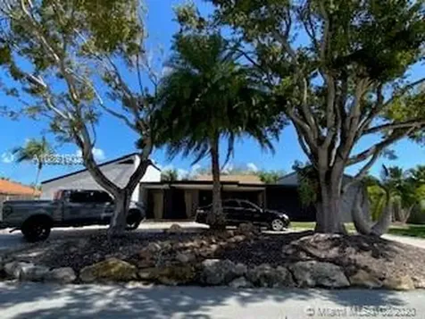 18425 SW 79th Court Cutler Bay FL 33157