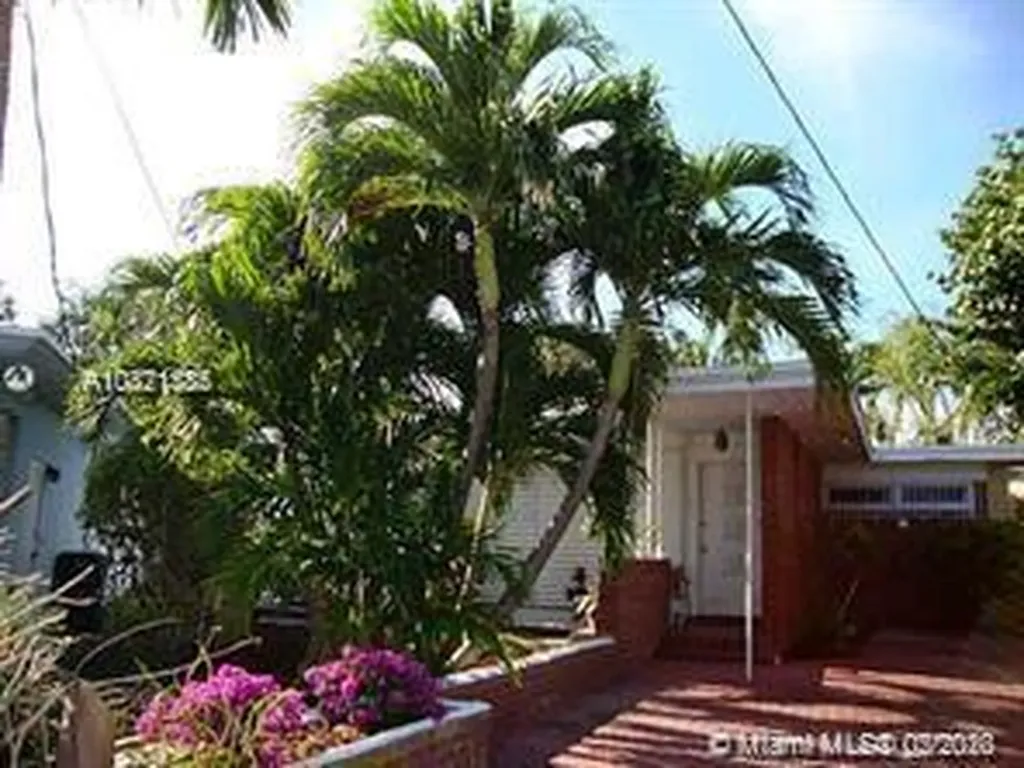 9272 Abbott Avenue Surfside FL 33154