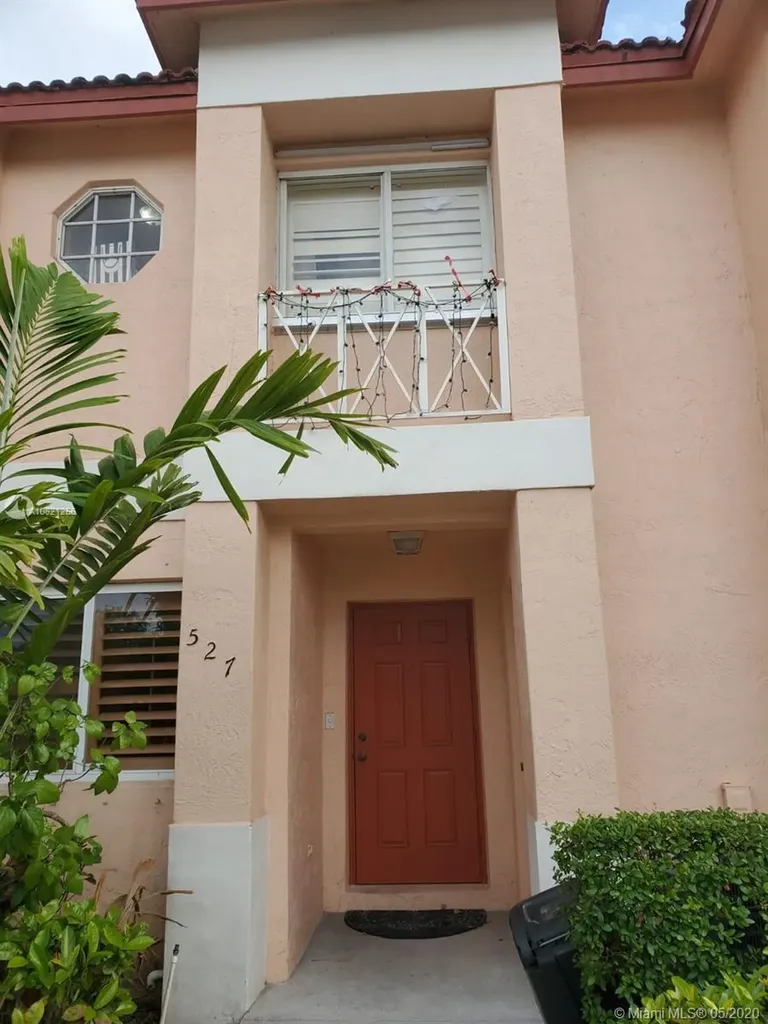 527 NW 208th Drive Pembroke Pines FL 33029