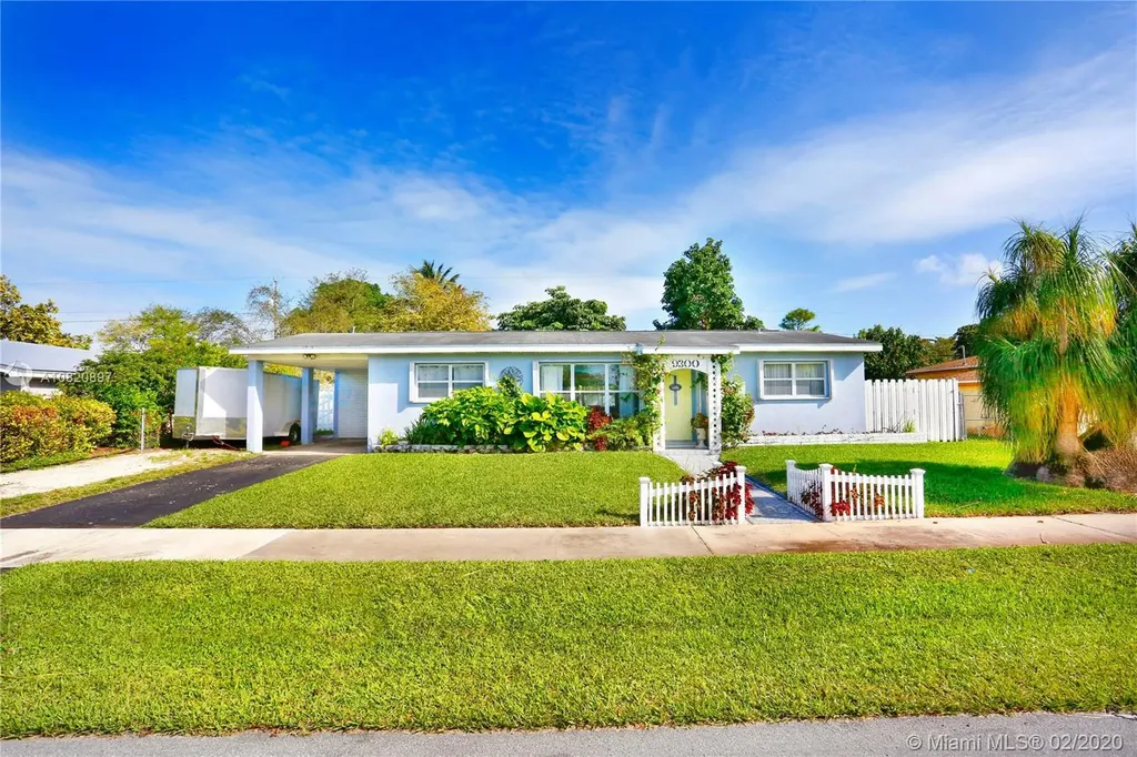 9300 Jamaica Drive Cutler Bay FL 33189