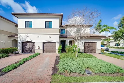 4224 N Dixie Highway Oakland Park FL 33334