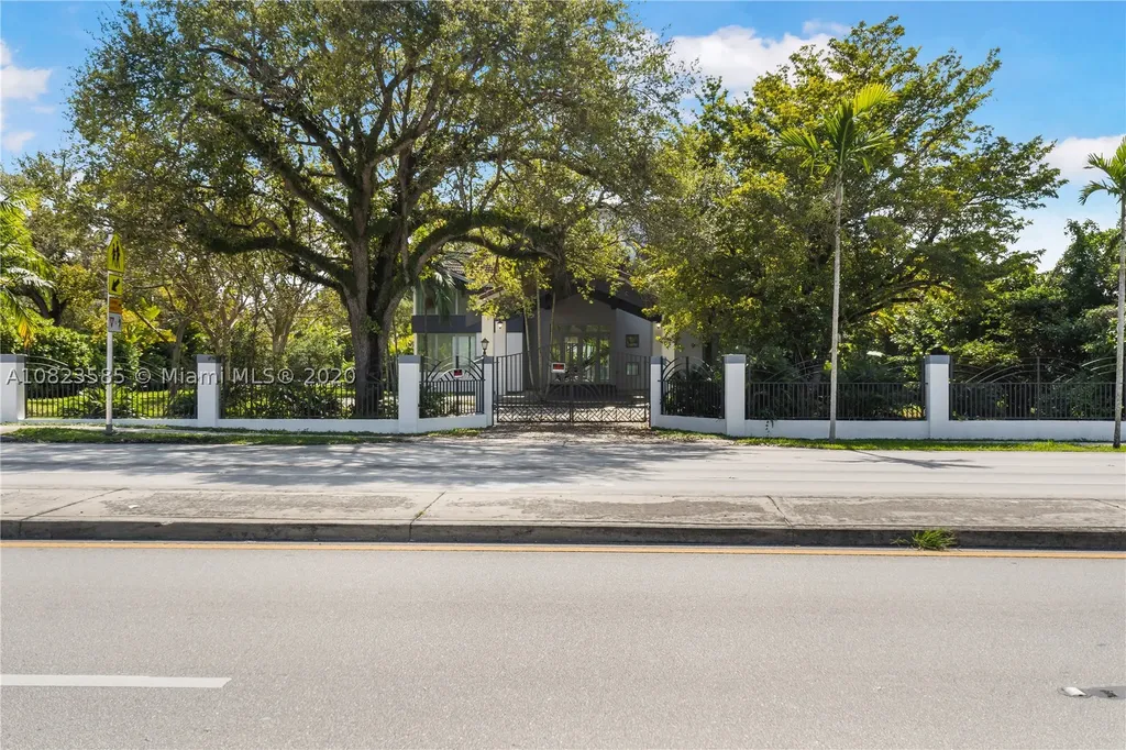7200 Sunset Drive Miami FL 33143