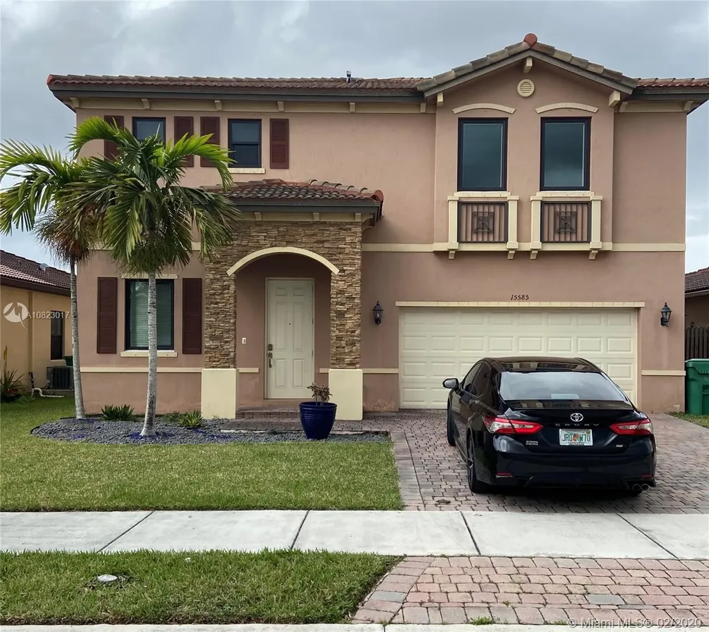 15585 SW 117th Street Miami FL 33196