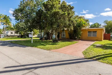 2630 Mckinley Street Hollywood FL 33020