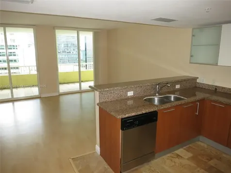 170 SE 14th Street Miami FL 33131