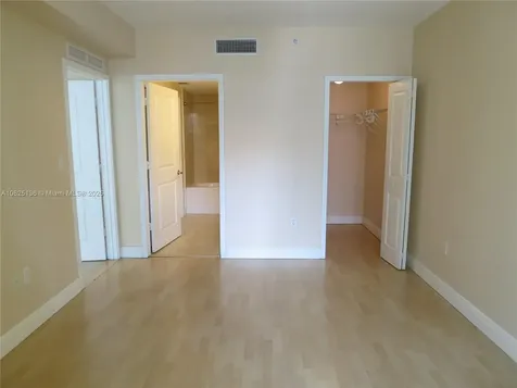 170 SE 14th Street Miami FL 33131