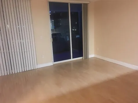 170 SE 14th Street Miami FL 33131