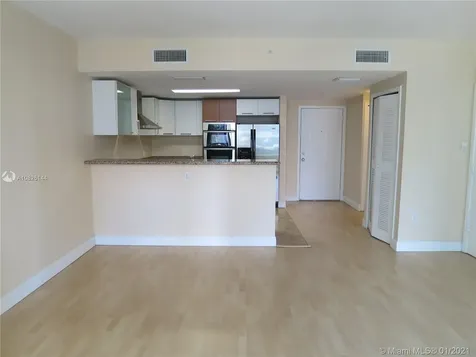 170 SE 14th Street Miami FL 33131