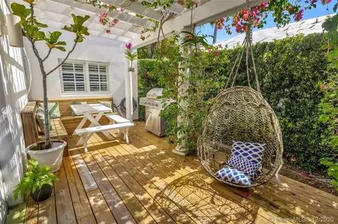4228 Alton Road Miami Beach FL 33140