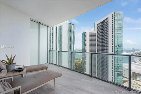 851 NE 1st Avenue Miami FL 33132