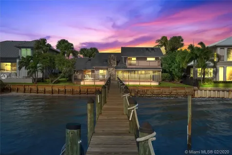 4230 NE Joes Point Road Stuart FL 34996