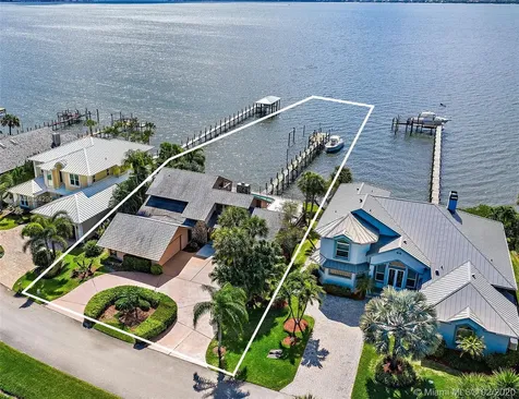 4230 NE Joes Point Road Stuart FL 34996