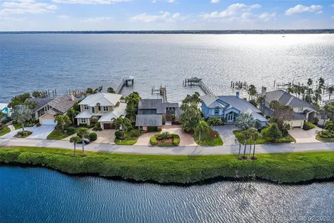 4230 NE Joes Point Road Stuart FL 34996