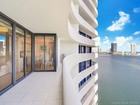 2800 Island Boulevard Aventura FL 33160