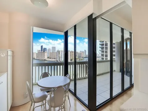 2800 Island Boulevard Aventura FL 33160