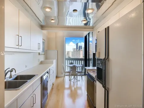 2800 Island Boulevard Aventura FL 33160