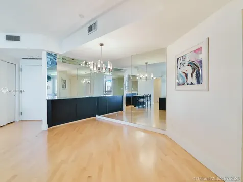 2800 Island Boulevard Aventura FL 33160