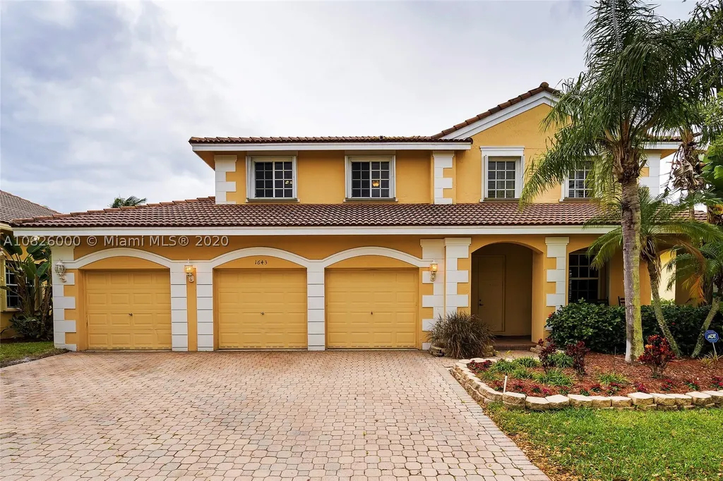 1643 Eagle Bend Weston FL 33327