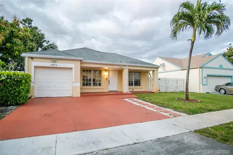 1071 SW 86th Avenue Pembroke Pines FL 33025