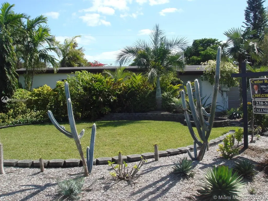 9370 Nassau Drive Cutler Bay FL 33189