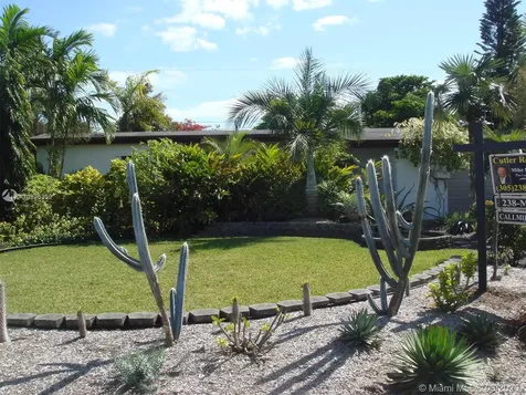 9370 Nassau Drive Cutler Bay FL 33189