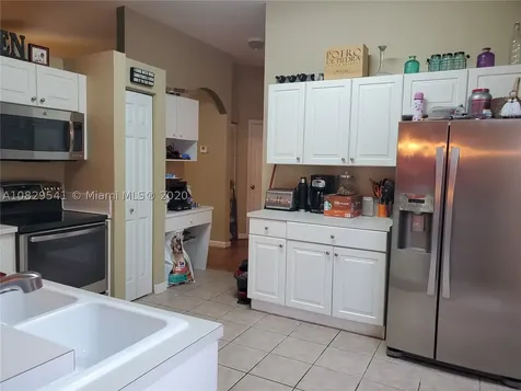 9015 SW 214th Lane Cutler Bay FL 33189