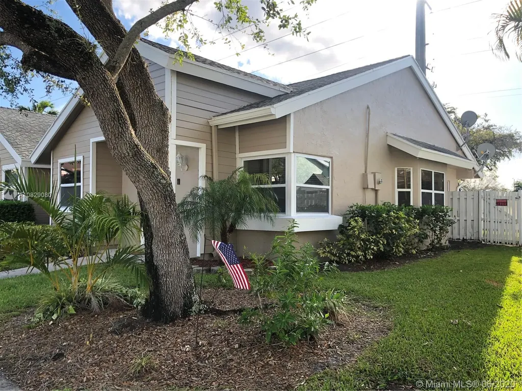 1141 SW 111th Way Davie FL 33324