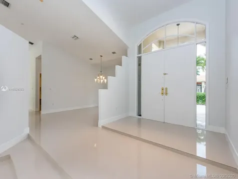8198 SW 84th Terrace Miami FL 33143