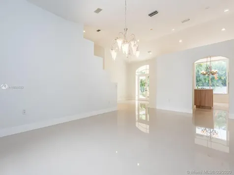 8198 SW 84th Terrace Miami FL 33143