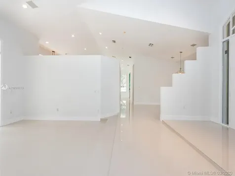 8198 SW 84th Terrace Miami FL 33143