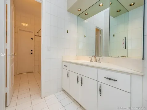 8198 SW 84th Terrace Miami FL 33143