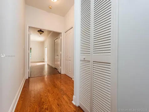 8198 SW 84th Terrace Miami FL 33143