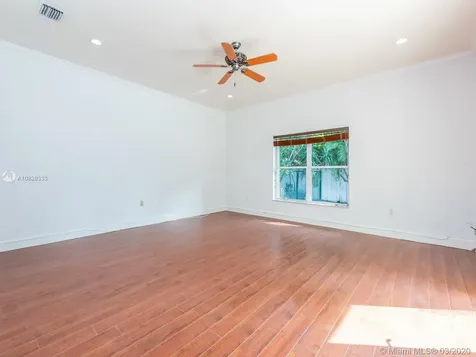 8198 SW 84th Terrace Miami FL 33143