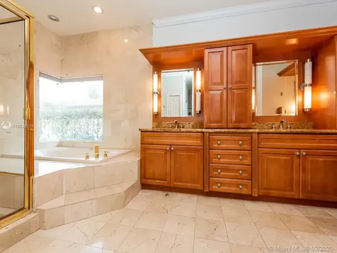 8198 SW 84th Terrace Miami FL 33143