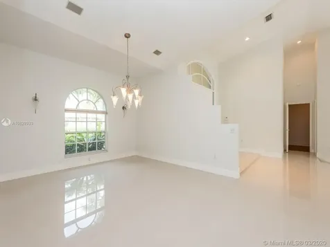 8198 SW 84th Terrace Miami FL 33143