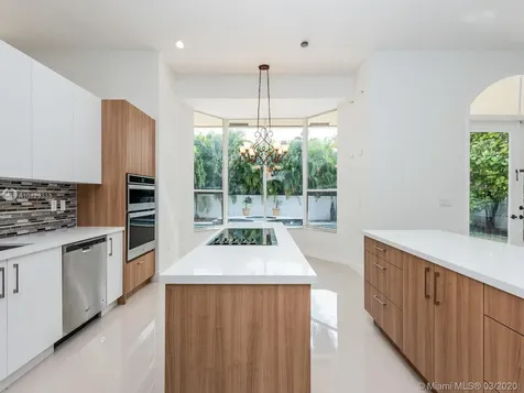 8198 SW 84th Terrace Miami FL 33143