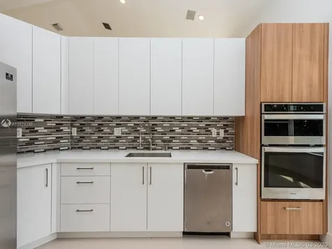 8198 SW 84th Terrace Miami FL 33143