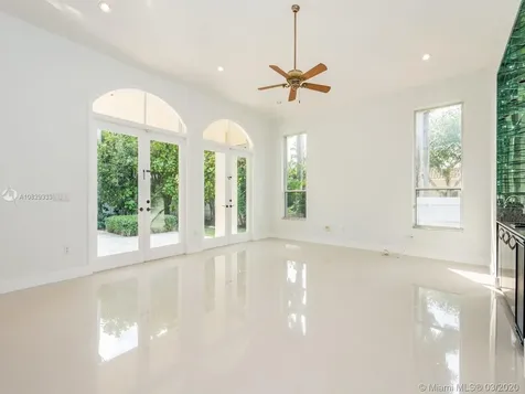 8198 SW 84th Terrace Miami FL 33143