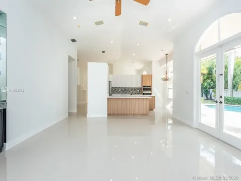 8198 SW 84th Terrace Miami FL 33143