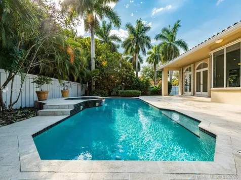 8198 SW 84th Terrace Miami FL 33143