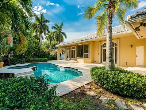 8198 SW 84th Terrace Miami FL 33143