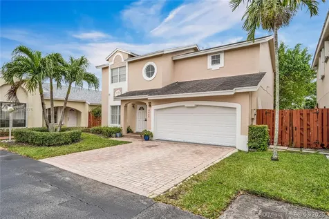 9886 NW 51st Terrace Doral FL 33178