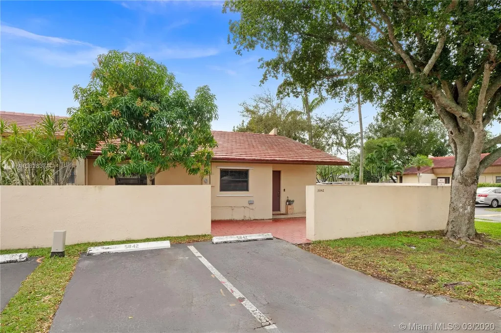 5842 SW 144th Circle Place Miami FL 33183