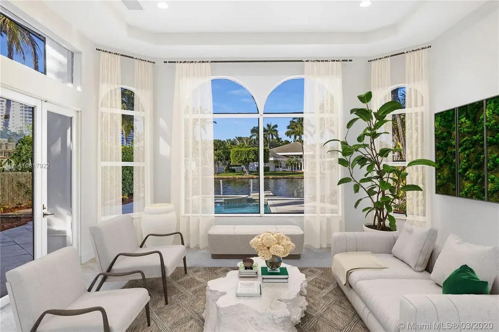 530 N Parkway Golden Beach FL 33160