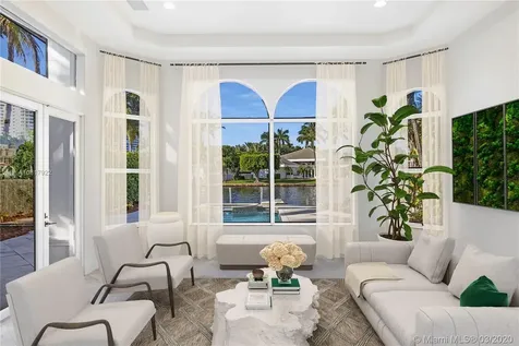 530 N Parkway Golden Beach FL 33160
