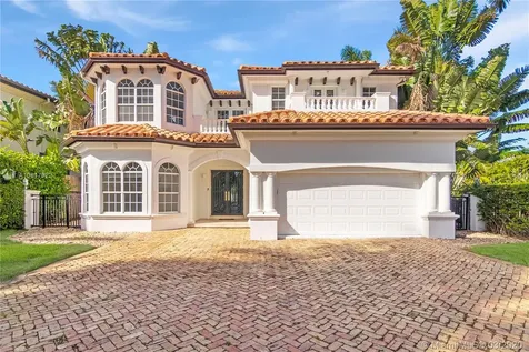 530 N Parkway Golden Beach FL 33160