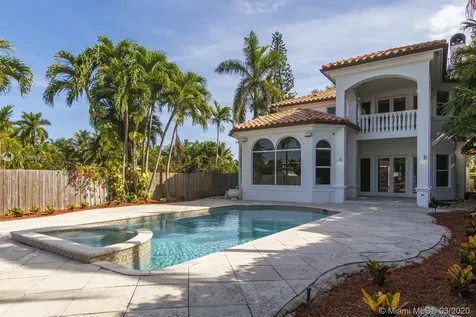 530 N Parkway Golden Beach FL 33160