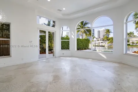 530 N Parkway Golden Beach FL 33160