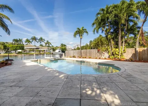 530 N Parkway Golden Beach FL 33160