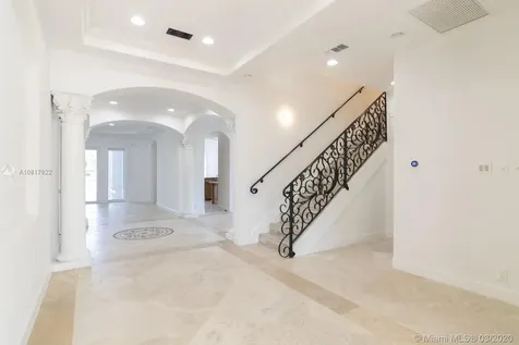 530 N Parkway Golden Beach FL 33160